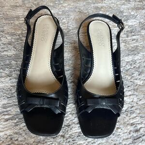 Franco Sarto black leather slingback kitten heels with bow detail size 8M